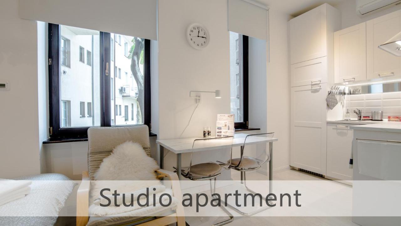 White Apartments With Ac By Kovee ブラチスラヴァ エクステリア 写真